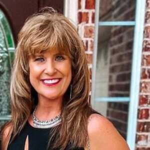 Meet your Posher, Patricia